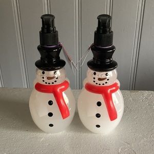 NWT Set of 2- Merry Berry Scented Holiday Snowman ⛄️ Hand Soap Dispensers 20.6oz